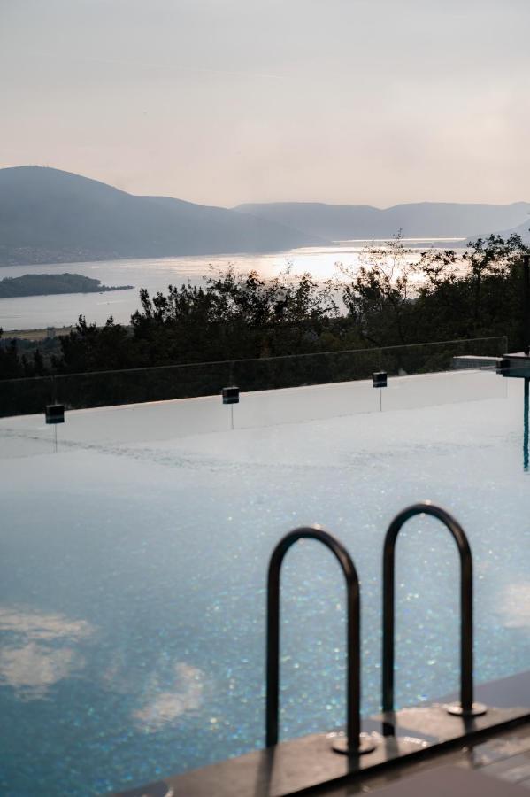 Bayview Hills Luxury Residences Tivat Exterior foto