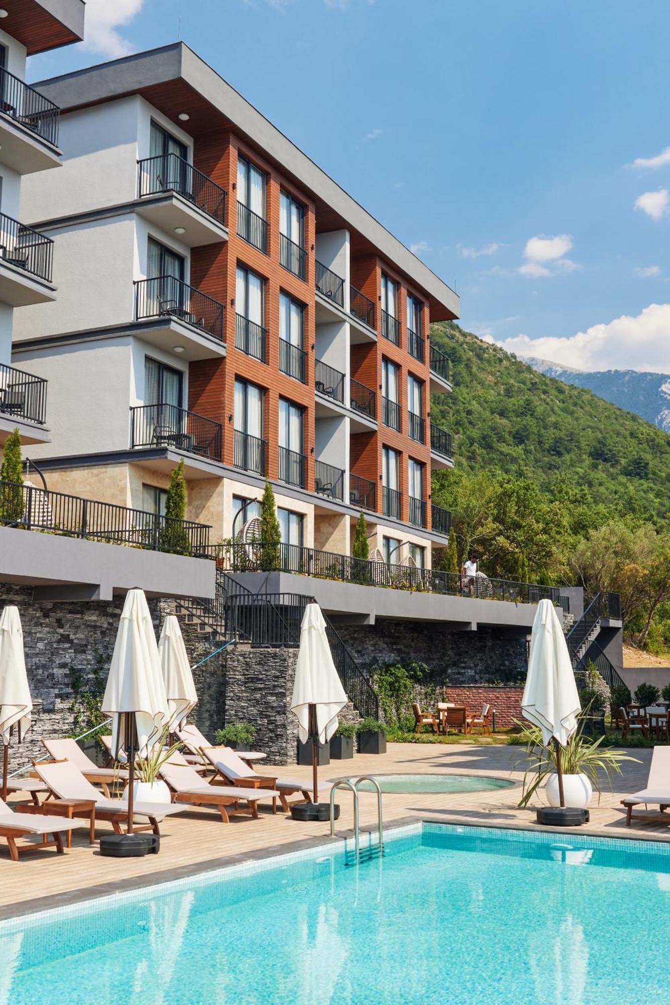 Bayview Hills Luxury Residences Tivat Exterior foto